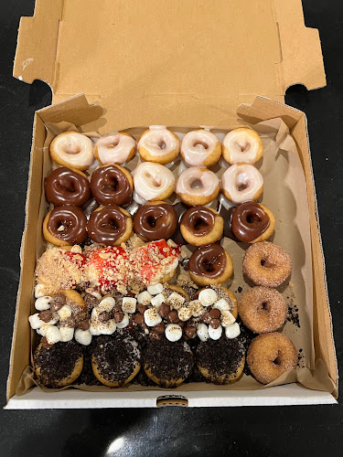 Choco’s Mini Donuts storefront