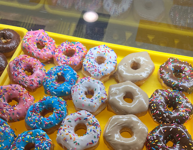 Daylight Donuts - Olathe ( Mur-Len ) storefront