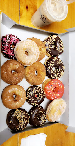 Yum Yum Donuts storefront