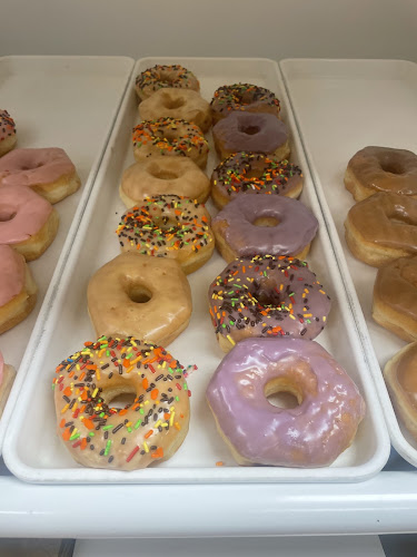 DONUT PALACE storefront