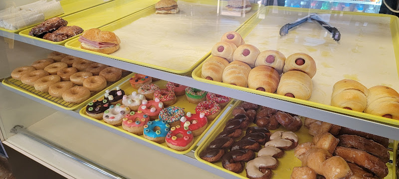 Jack ‘n’ Jill Donuts Greenwood storefront