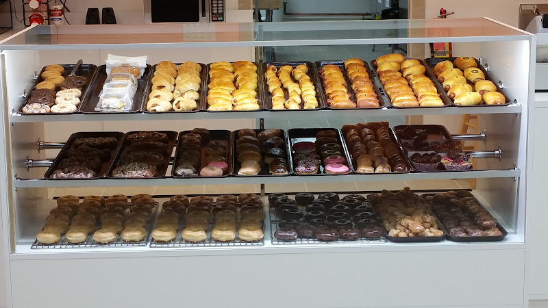 5 O'clock Donuts storefront