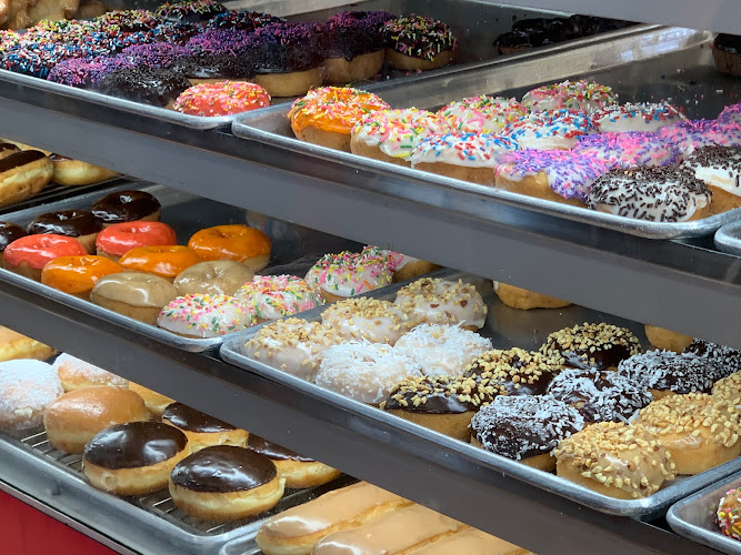 Donut Tyme storefront