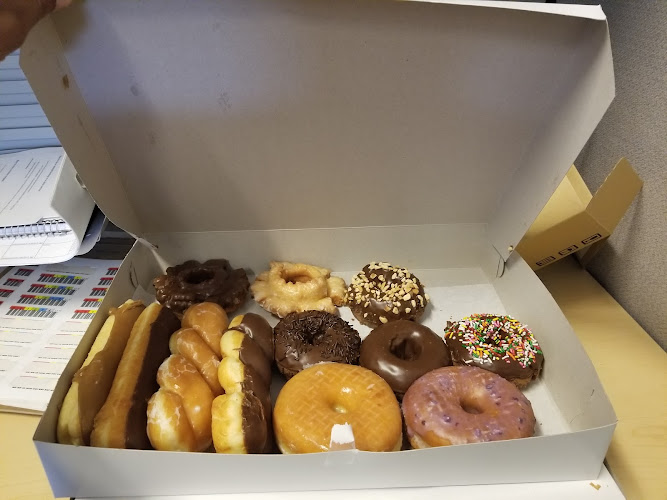 Hemet Donuts storefront