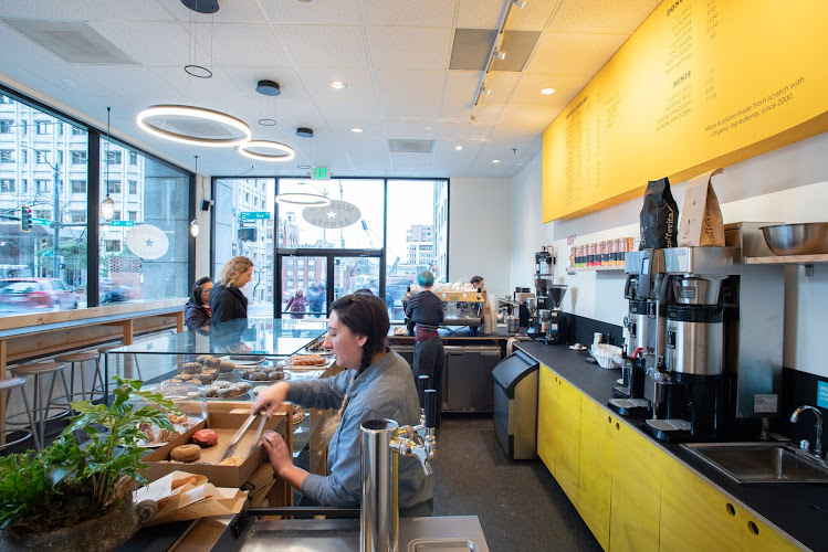 Mighty-O Donuts: 2nd & Madison storefront