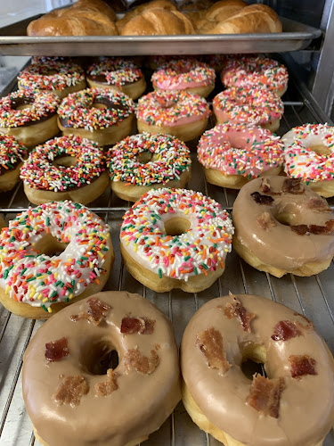 Hello Donuts Gulfport storefront