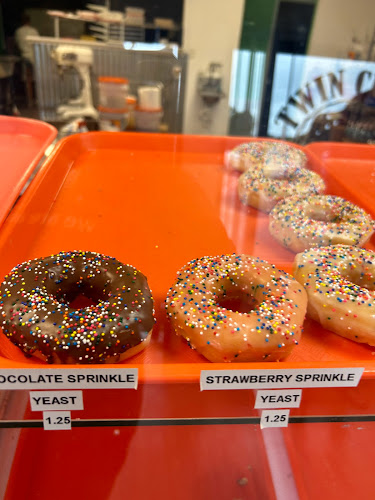 Twin Cities Donut Shop storefront