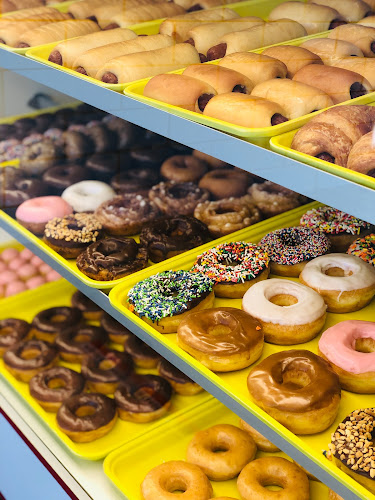 Cha Cha Donuts storefront