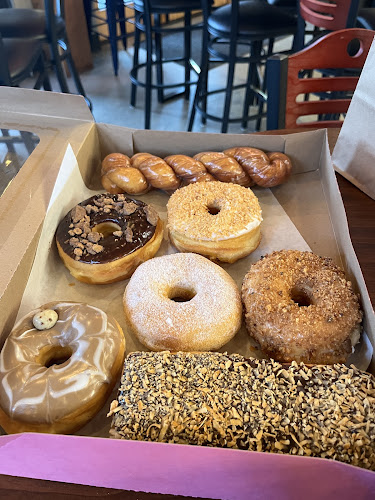 Fusion Donut Cafe & Lounge storefront