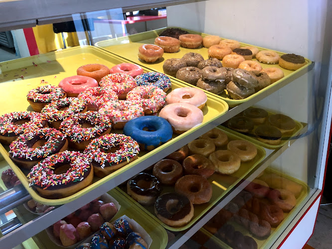 Snow Flake Donuts storefront