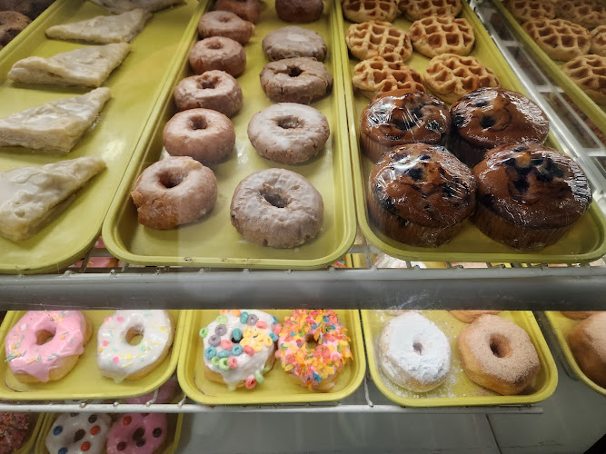 Mary Lee Donuts storefront