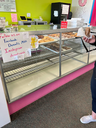 Donuts storefront