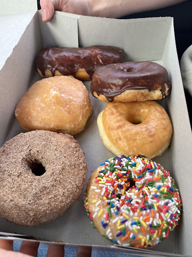 Winchell's Donut House storefront