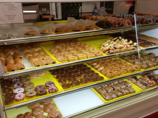 Carol Lee Donuts storefront