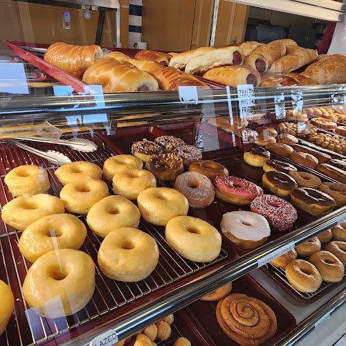 Sambath’s Donuts & More storefront