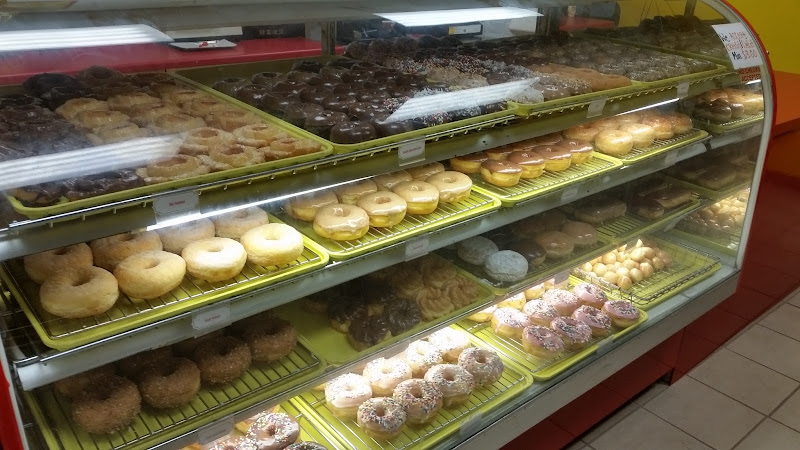 Golden Gate Donuts storefront