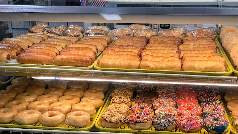Clinton Daylight Donuts storefront