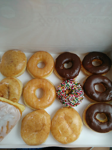 Donut King storefront