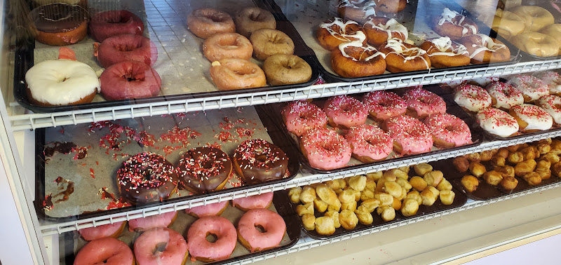 Donut King storefront