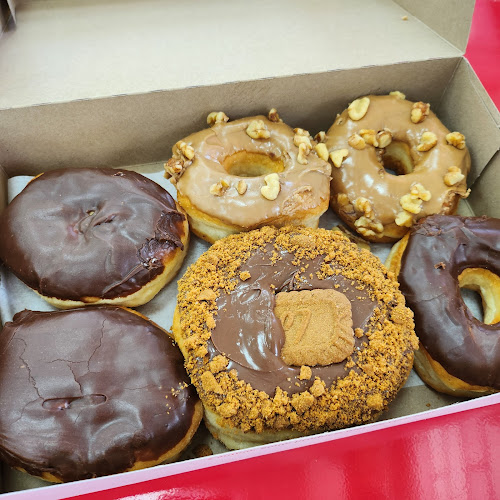 Shipley Do-Nuts storefront