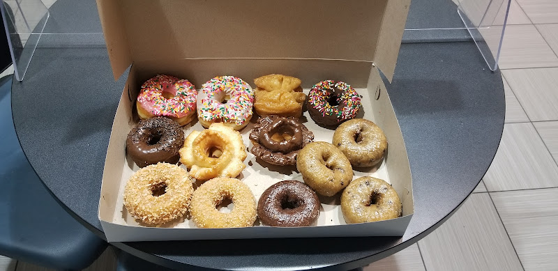 BoSa Donuts storefront