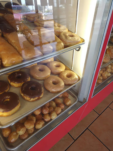 BoSa Donuts storefront