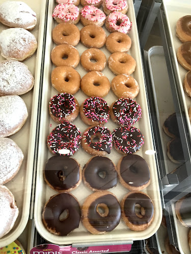 Krispy Kreme storefront