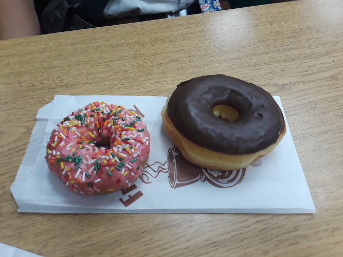 Donut King storefront