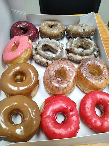 Benjamin Donut's & Bakery storefront