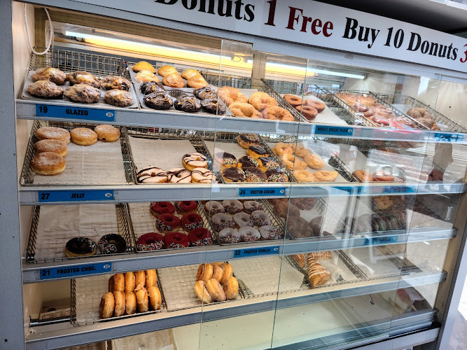 Twin Donut storefront