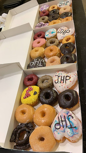 Lim's Donuts storefront