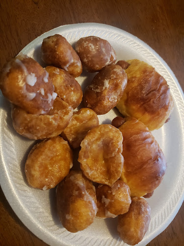 Donut Palace storefront