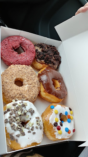 Amy's Donuts storefront