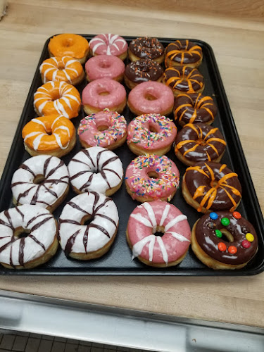 Yum Yum Donuts storefront