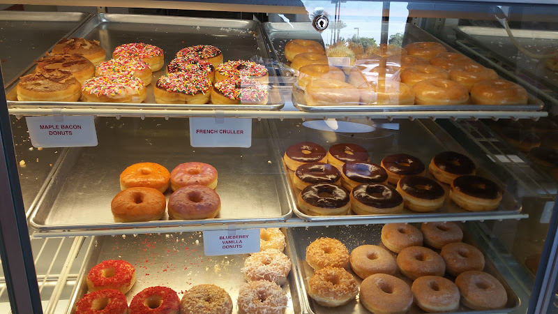 Rainbow Donuts & Smoothies storefront