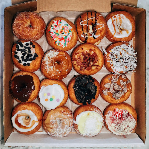 Da Vinci's Donuts storefront