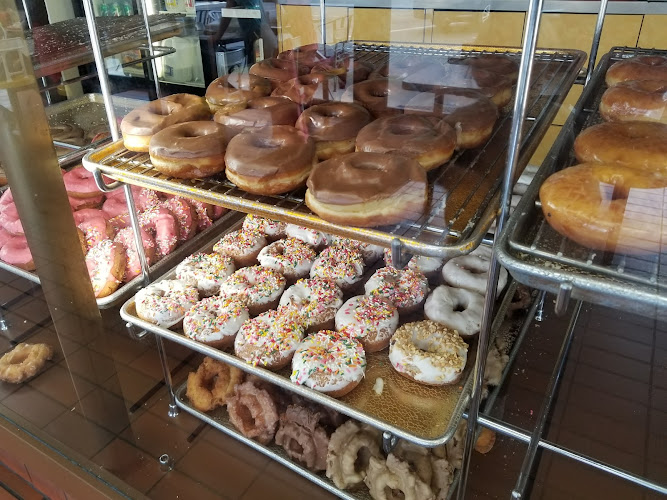 Happy Donuts storefront