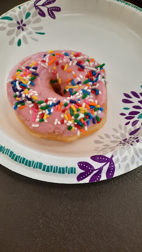 Donut Palace storefront