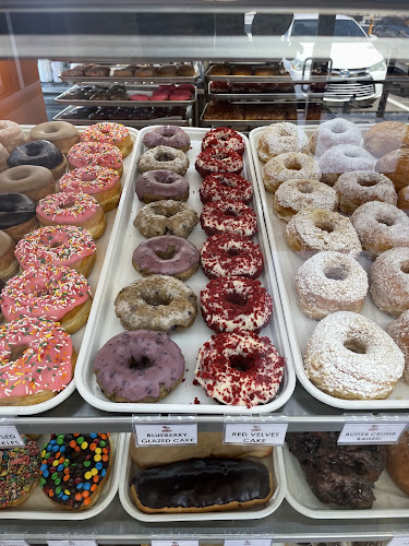 Randy's Donuts storefront