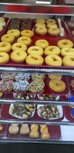 Donut Delight storefront