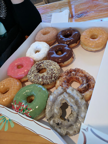 Benjamin Donuts storefront