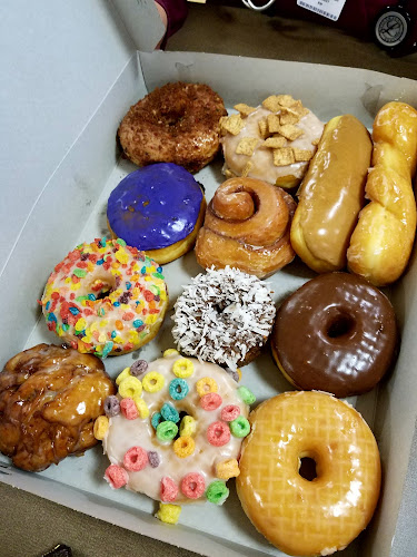 Mimi’s Donuts & Ice Cream storefront