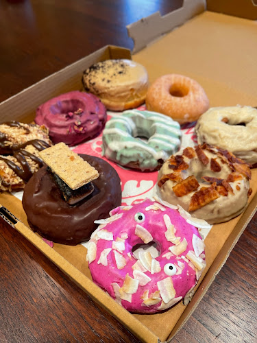 Hole in the Wall Donuts Kingston storefront