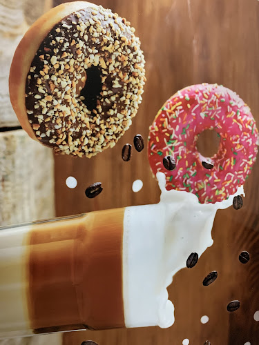 T & T Donuts storefront