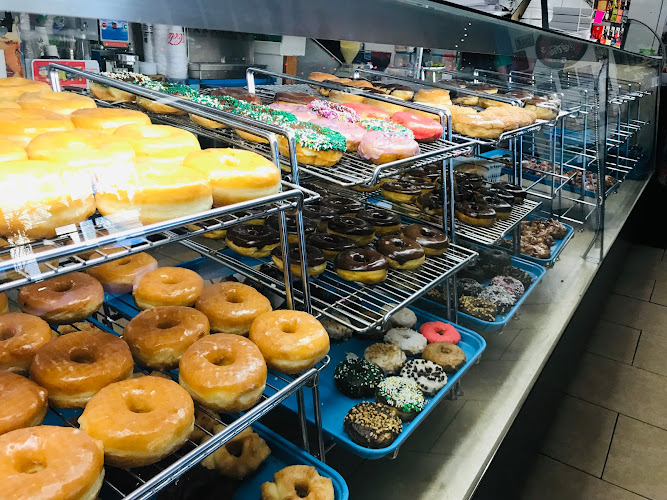 AM Donuts & Croissants storefront
