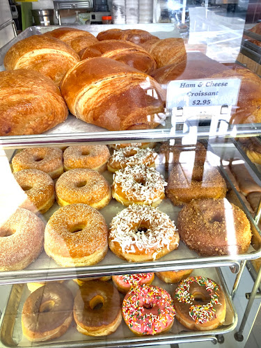 Delicious Donuts storefront