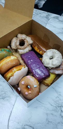 Zuri's Gourmet Donutz storefront