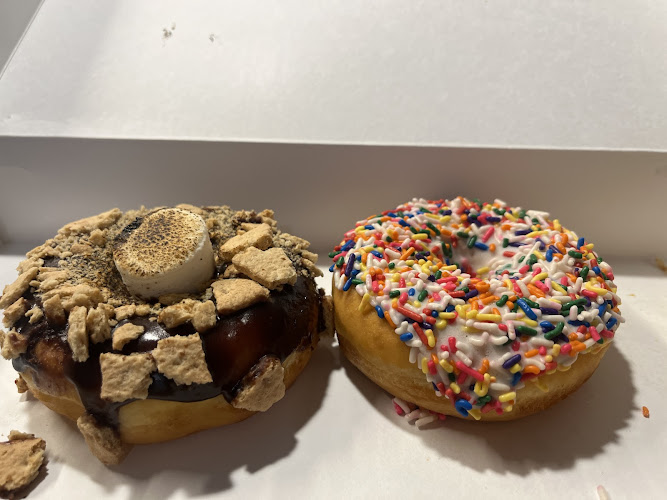 Grey's Donuts storefront