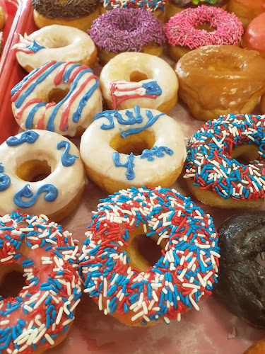 New england homemade donuts storefront
