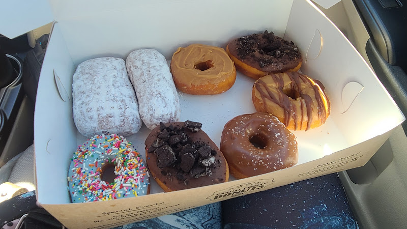 Casual Friday Donuts storefront